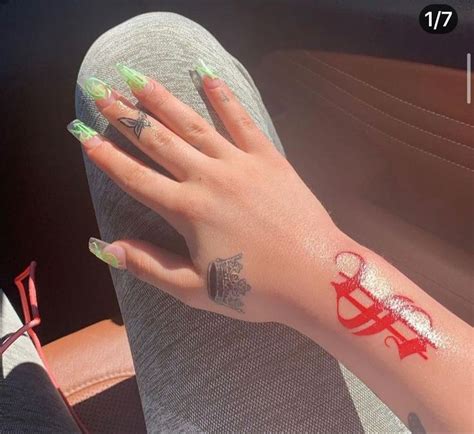 Frbaddieeee 🧸 Face Tattoos For Women Red Tattoos Finger Tattoo