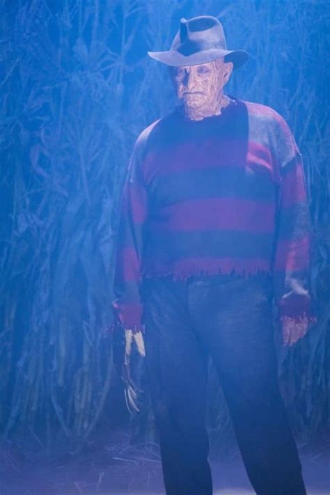 The Goldbergs Robert Englund Celebrates His Comeback As Freddy