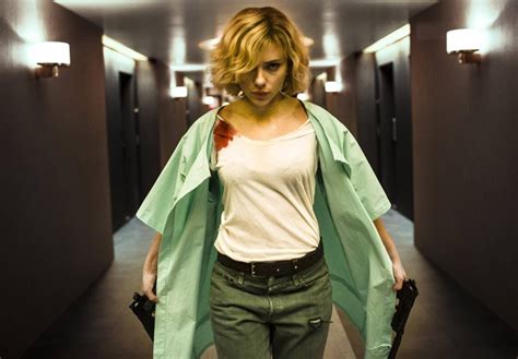 Scarlett Johansson In Lucy Break The Dumb Blonde Stereotype In Cinema