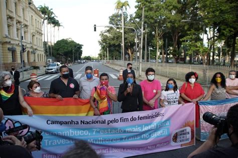 Protesto Contra Transfobia Marca Dia Do Orgulho Lgbtqia Em Pernambuco Marco Zero Conteúdo