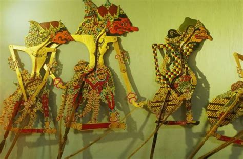 Indonesian Shadow Puppet Wayang Kulit Stock Photos Pictures And Royalty
