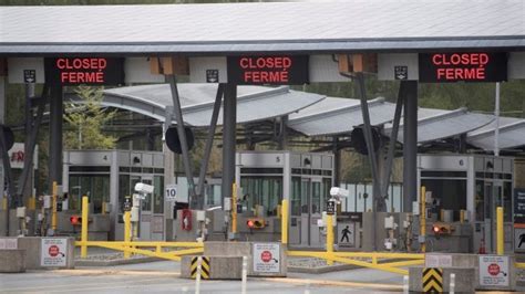 Canada Us Border Closed To Non Essential Travel Until At Least March