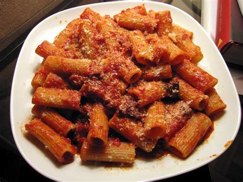 Sopranos Saucery Rigatoni With Sausage And Tomato Sauce The Amateur