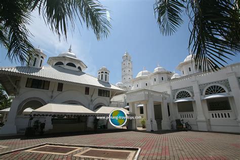 Masjid abidin is often called masjid raya or the big mosque. Masjid Abidin (White Mosque), Kuala Terengganu