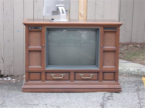 Antique/vintage zenith console television set with closing cabinet. old zenith console tv | Flickr - Photo Sharing!