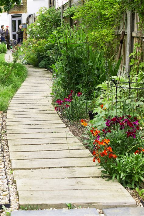 How Important Is Your Garden Path The Middle Sized Garden