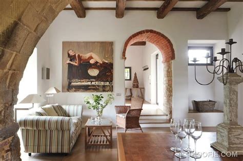 Italian Living Room Decor With Romanesque Features Interior Design Ideas