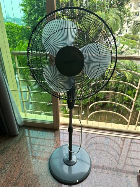Standing Fan Furniture And Home Living Lighting And Fans Fans On Carousell
