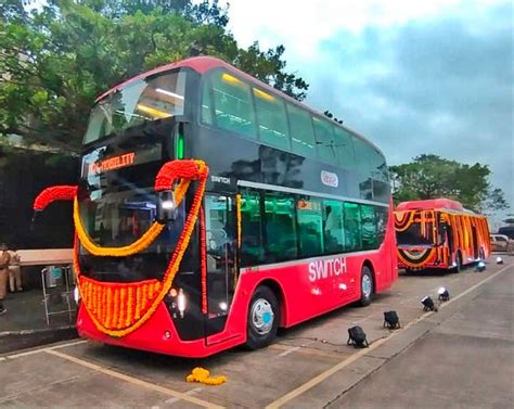 Indias First Double Decker Electric Bus At Auto Expo