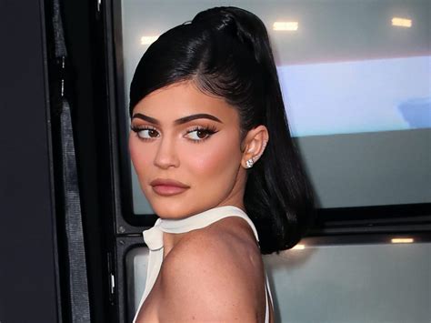 Kylie Jenner Shares First Glimpse Of Son On Instagram The Sauce