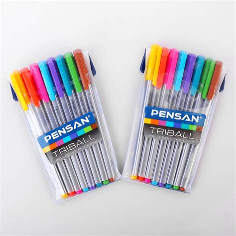 أقلام حبر ملونة