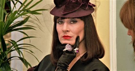 Anjelica Huston In The Witches 1990 In 2021 Anjelica Huston The