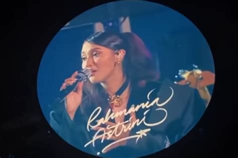 Profil Lengkap Rahmania Astrini Nanyi 6 Lagu Di Pembukaan Konser