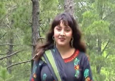Semono Iku Pashto Film Actress Nadia Gul New Pictures
