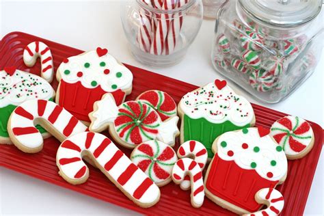 Here are my 10 favourites, i hope it gives you some ideas during the final countdown to c… RECETTES : BISCUITS DE NOEL - WhenShabbyLovesChic