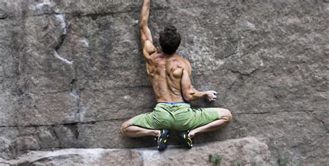 Bouldering Fit Those Back Muscles Ohh Baby Mountaineering Climbing