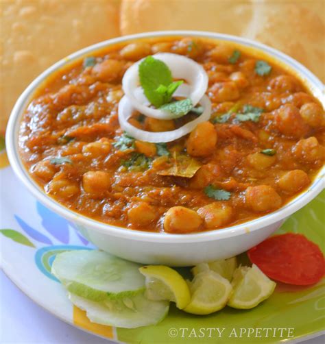 It is a combination of chana masala (spicy white chickpeas) and bhatura/puri, a fried bread made from maida. Chole Bhature / Punjabi Bhature Recipe / step by step