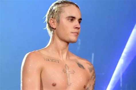 Justin Bieber Strips Naked As He Goes Wild On Tour Daily Record