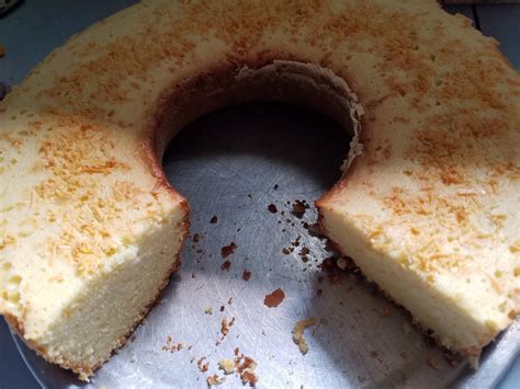 •3 butir putih telur •100gr / 6 sdm munjung gula pasir. Resep Bolu Keju - Catatan Kecil