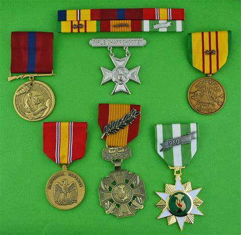 Marine Corps Vietnam 6 Ribbon Bar 5 Medals And Rifle Sharpshooter Badge Usmc Ebay