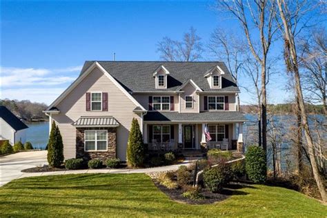 Come And See This Wonderful Lakefront Property North Carolina Luxury