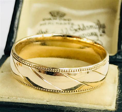 Stunning Vintage 9ct Yellow Gold Mens Wedding Ring Hallmarked London