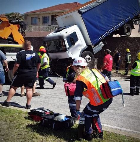 Pics Woman Survives After Trucks Crushes Her Car