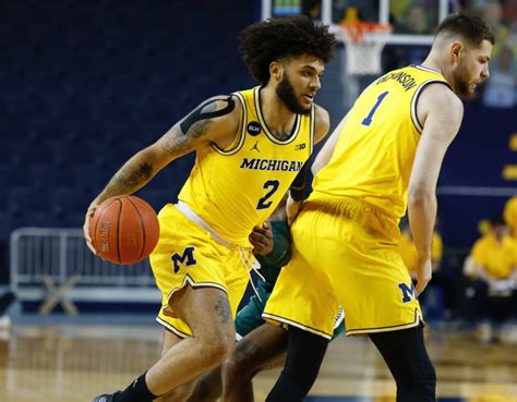 Michigan Wolverines Basketball Isaiah Livers Out Indefinitely