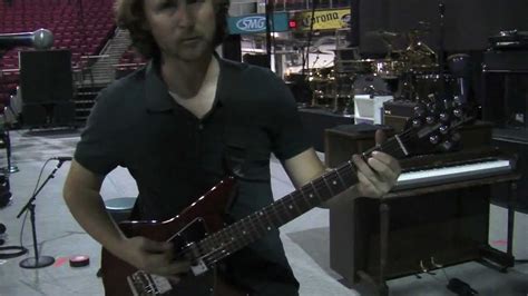 Mike Einziger Of Incubus Gives Pistola Guitar Tutorial Youtube