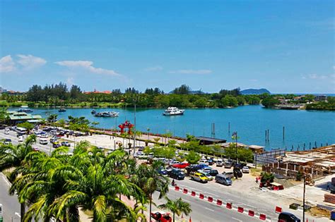 The venue consists of a kitchen, a private balcony, and also an en suite bathroom. Marina Court Resort