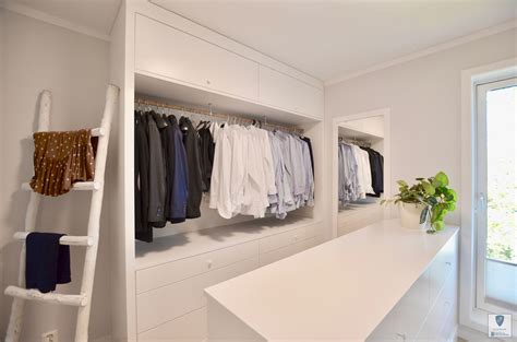 Walk in Closet i klassik hvit | Walking closet, Interiør, Soverom