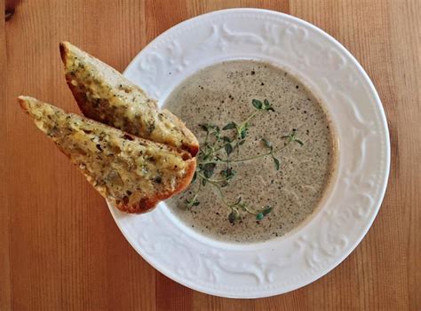 Cream of mushroom soup has been a favorite of mine as long as i can remember. Homemade Mushroom soup with cheesy garlic bread. : food