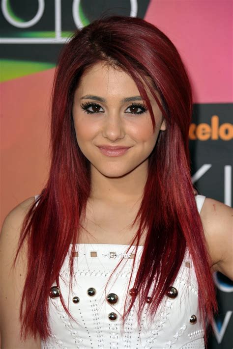 Ariana Grande Red Hair Dye Kahvitpuuhellalla