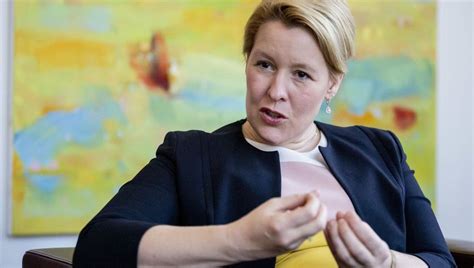 The berlin spd elected a new leadership duo made up of federal family minister franziska giffey and parliamentary group … Franziska Giffey: SPD-Politikerin will soziale Berufe 2020 ...