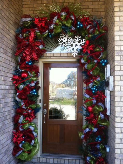 Everybody does the wreath thing; 10 Inexpensive Ways Of Decorating Your Home For The ...