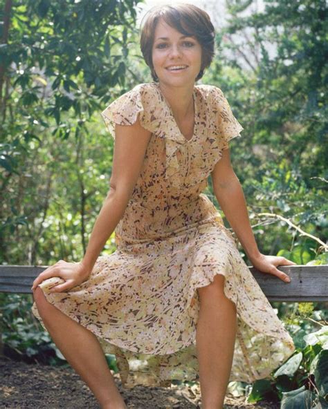 40 Vintage Photos Of A Young And Beautiful Sally Field From Between The 1960s And 1980s