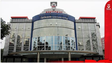 Telkom University Menerima Anugerah Perguruan Tinggi Kategori Manajemen