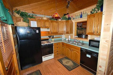 Mountain hotel, steps from island at pigeon forge. Mountain Memories 1 Bedroom Pet Friendly Cabin Rental in ...