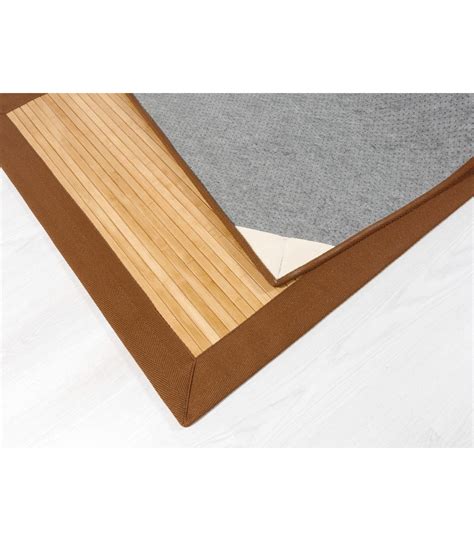 Entre las alfombras a medida que podrás conseguir en entrealfombras tendrás la posibilidad de comprar alfombras redondas, que dan un efecto de decoración muy característico y original. Alfombra de bambu a medida online en Mundoalfombra.com.