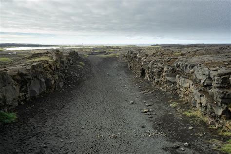 Mid Atlantic Ridge On Sw Coast Of Iceland Geology Pics