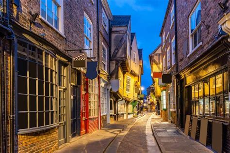 15 Of Most Beautiful Shopping Streets In Europe Global Grasshopper