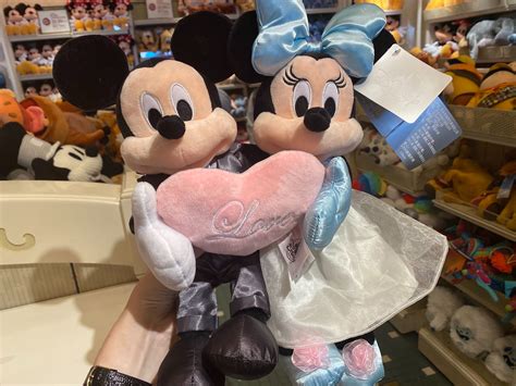 Photos New Bride And Groom Mickey And Minnie Plush Set Walks Down The