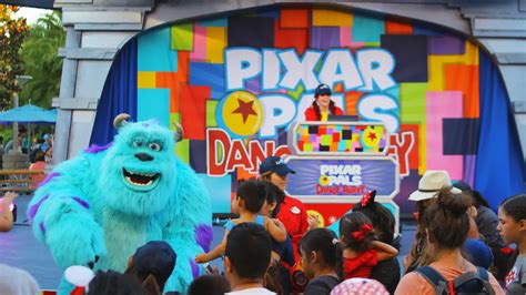 Pixar Pals Dance Party Returns To Tomorrowland At Disneyland Daps Magic