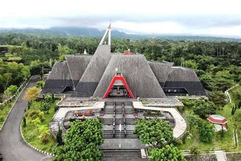 Dengan mendatangi salah satu tempat wisata ini, wisatawan akan mendapatkan fasilitas wisata lengkap. Museum Gunung Merapi - Harga Tiket dan Spot Foto Terbaru 2021