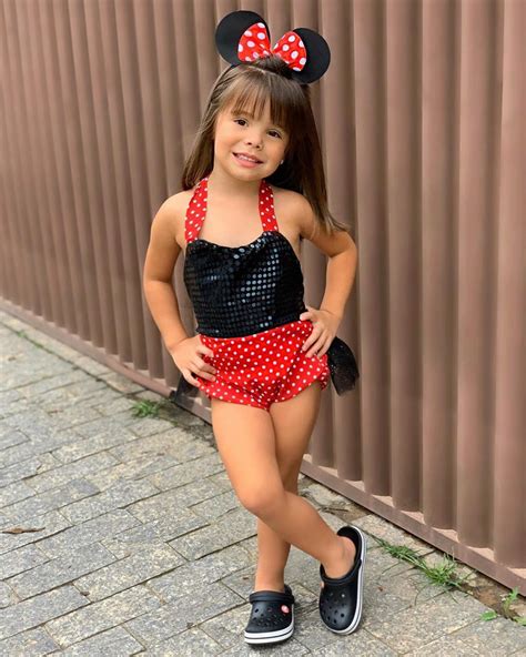 Pin De Evelyn Lara Em A Sury Moda Infantil Para Meninas Looks Infantis Vestidos De Moda