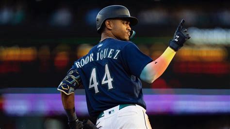 Mariners Outfielder Julio Rodriguez Wins Al Jackie Robinson Rookie Of