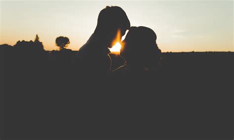 562808 Couple Date Lens Flare Love Outside Romance Romantic Sunrise Sunset Together 4k