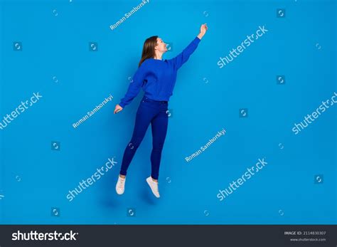 77852 Woman Reaching Out Images Stock Photos And Vectors Shutterstock