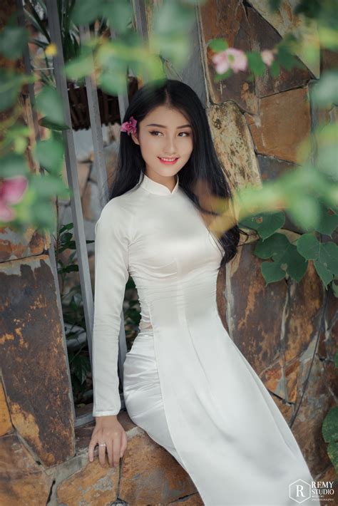 Pin By Duy On Ao Dai Viet Nam With Images Girls Long Dresses My Xxx