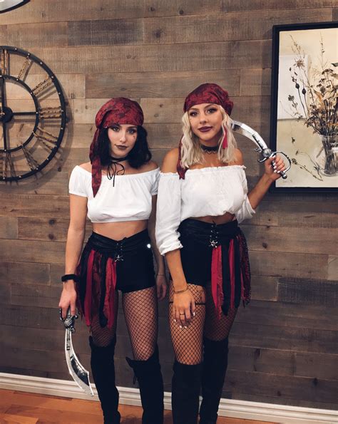 Pin By Kenzie On Halloween Costume Outfits In 2020 Pirate Halloween
